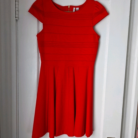 Elle Dresses & Skirts - Elle dress size 6